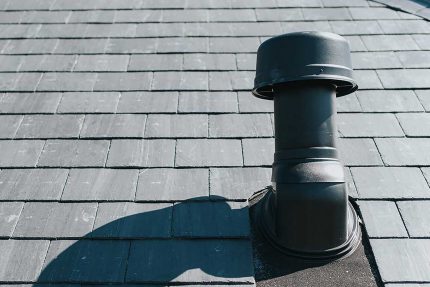 Roofer London roofing repair company near me roof ventilation contractors refurbishment terrace builders and new builds.