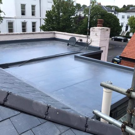 Exceptional GRP flat roof membrane expertly applied to a domestic Chiswick home by our trusted flat roofer London professionals.