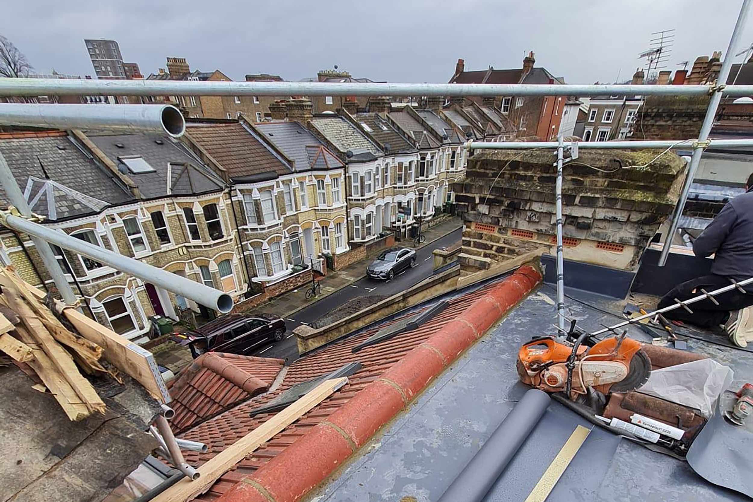 Flat Roofer Putney South West London Sika Sarafil, Residents in South West London can rely on the expertise of the Putney flat roofer.