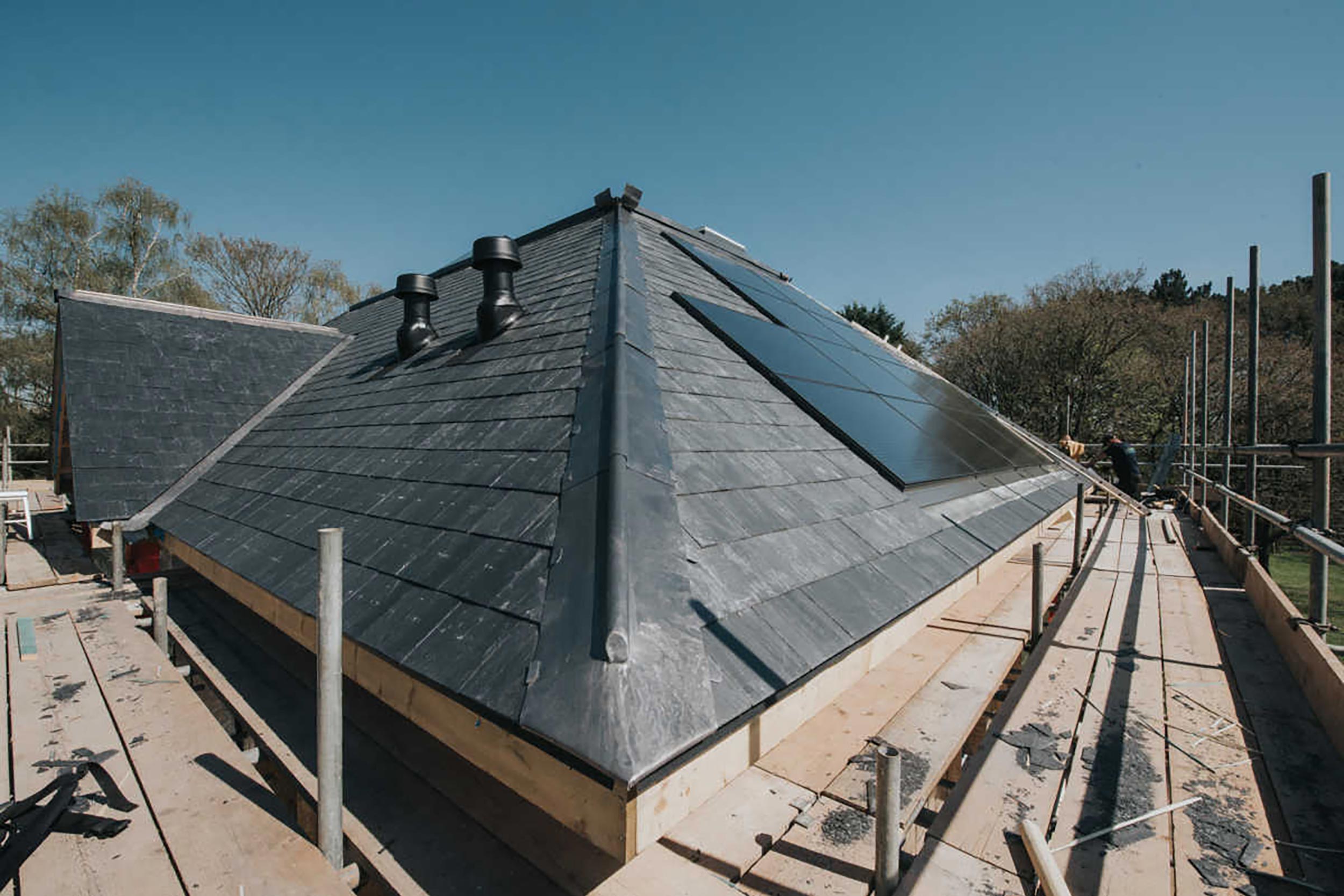 Surrey Flat Roofer New Build Pitched Roof Contractors System Refurbishment Roofing Terrace Building Regulation