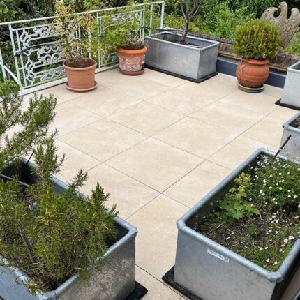 Beautifully crafted domestic balcony and roof terrace garden in Highbury, showcasing the versatility of our elite flat roofer London services.