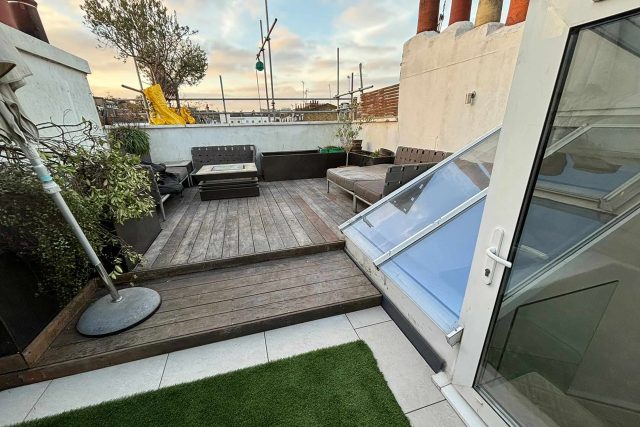 Roofer Pimlico SW1 London flat roofing repair services, new roof builders refurbishment specialists balcony roof terrace garden, overhaul.