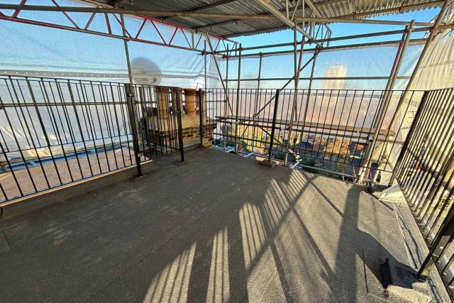 Flat Felt Roofer Contractor Esher North London Iron Railing Roof Builder Designer Contractor Planning Permission Building Regulations