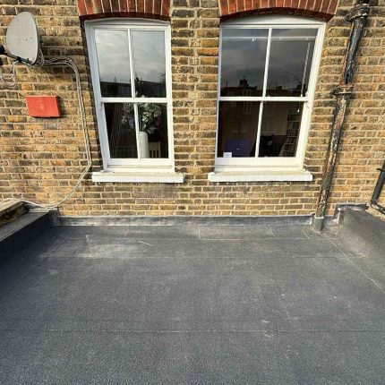 Flat Roofer Richmond Surrey contractor Specialist Roofing Company Sika Sarnafil residents and businesses in need of flat roofing solutions.