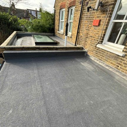 Expert mineral felt flat roof application in Richmond, delivering enhanced UV protection and robust structural safety for long-term commercial performance.