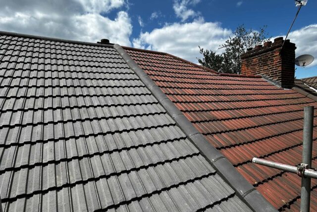 Roofer in London's Twickenham new concrete tiled roofing experts, roof repair services, flat roof's installation specialist company near me.